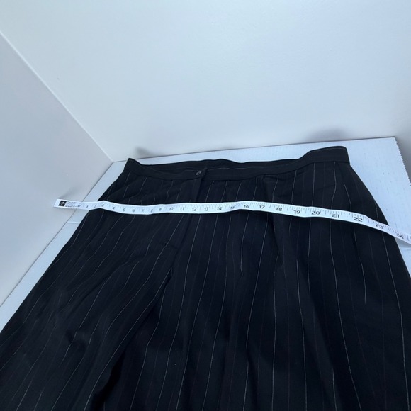 Rafaella Woman's Black Pinstripe Suit Size 20W Pants & Jacket - Picture 8 of 11